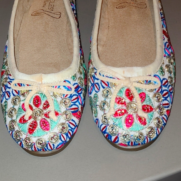 Aerosoles Stitch Shoes - Picture 2 of 7